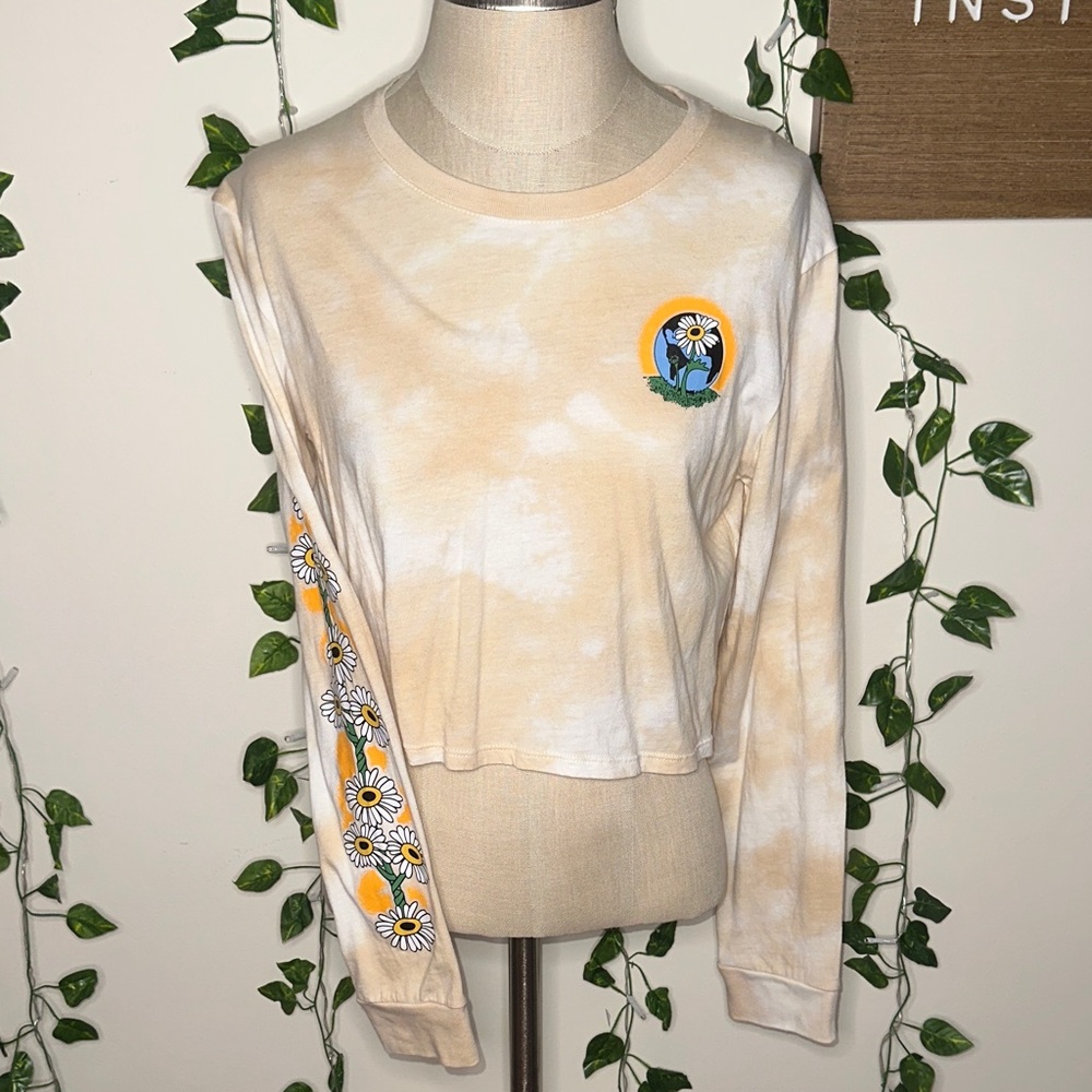 Empyre Graphic Long Sleeve Cropped Tee